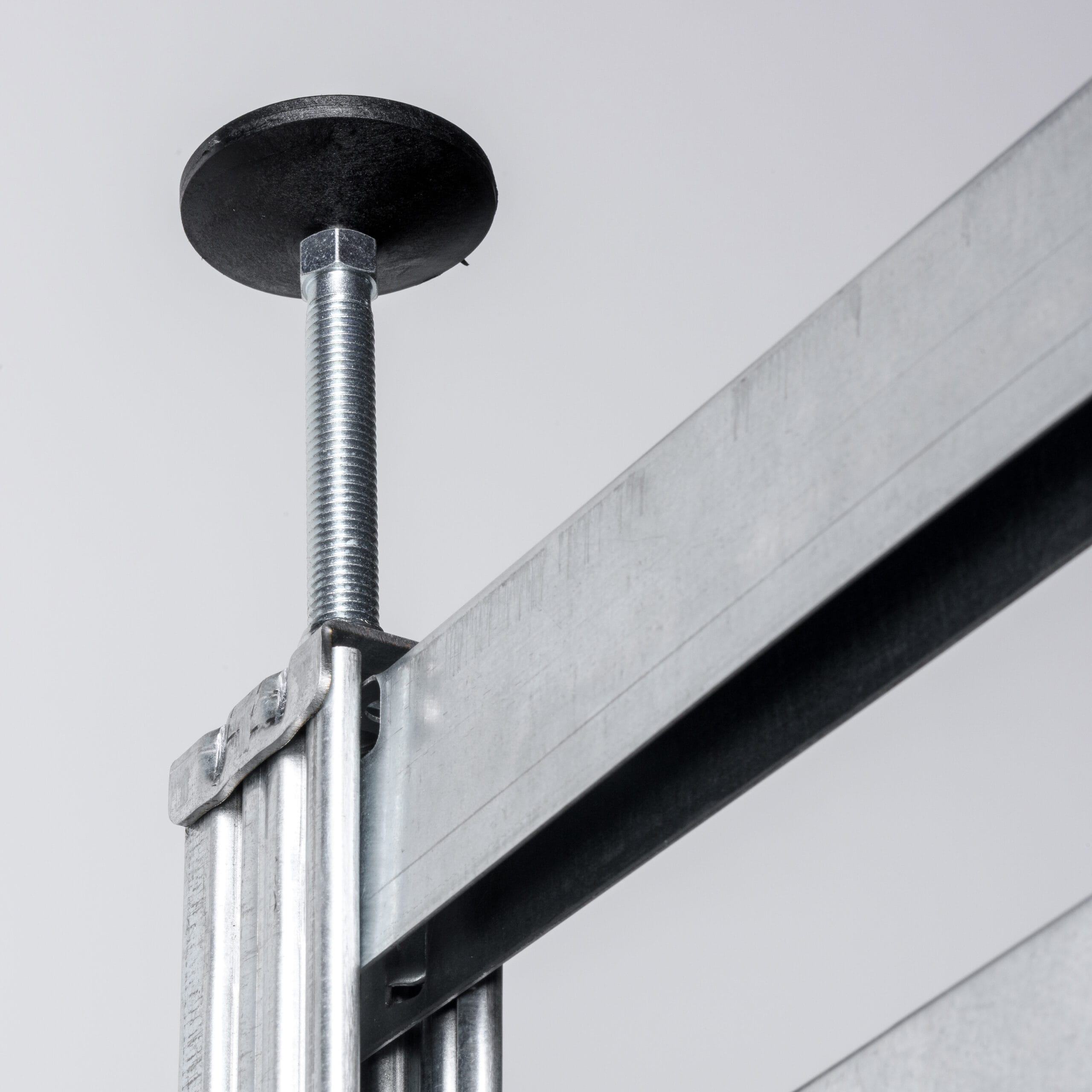 FBX 4000 in hoogte verstelbare plafondbevestiging met PVC-stelschroef